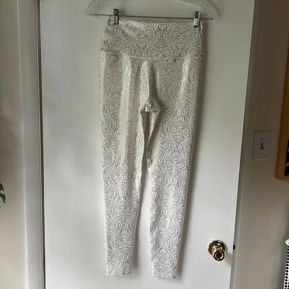 Scorpio Sol yoga pants/leggings Size Small